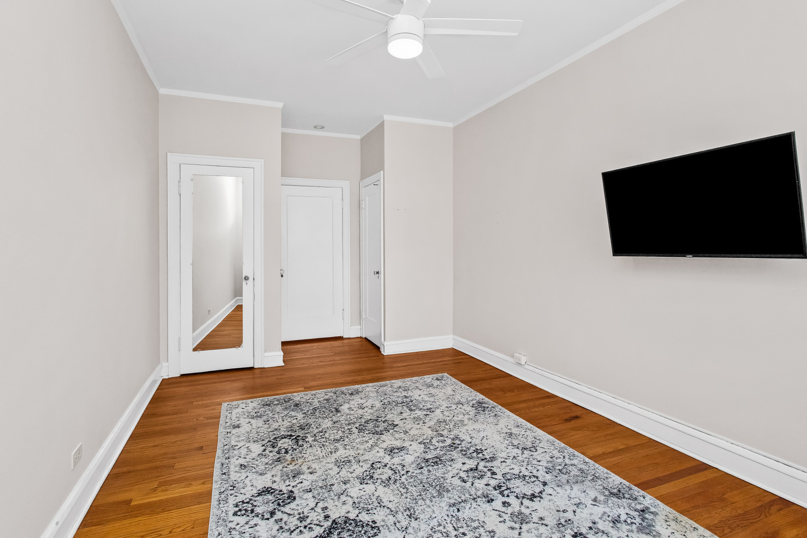 734 Noyes Street Unit: N3