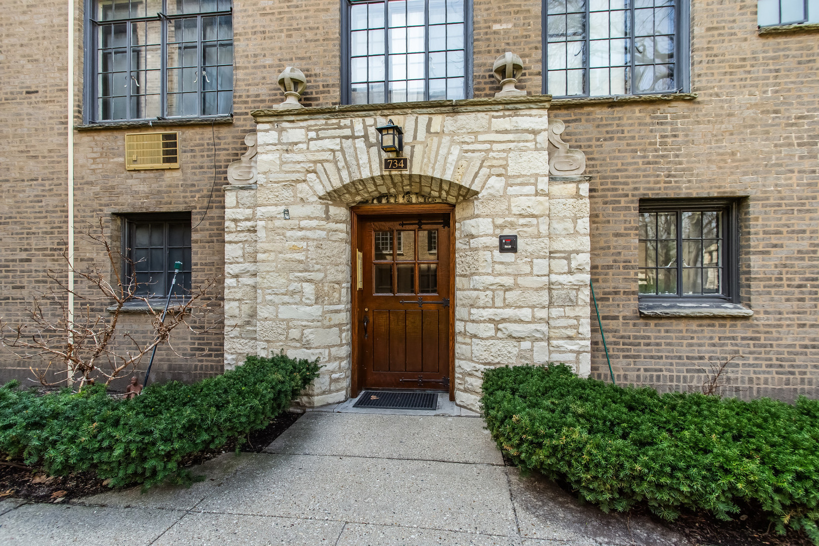 734 Noyes Street Unit: N3