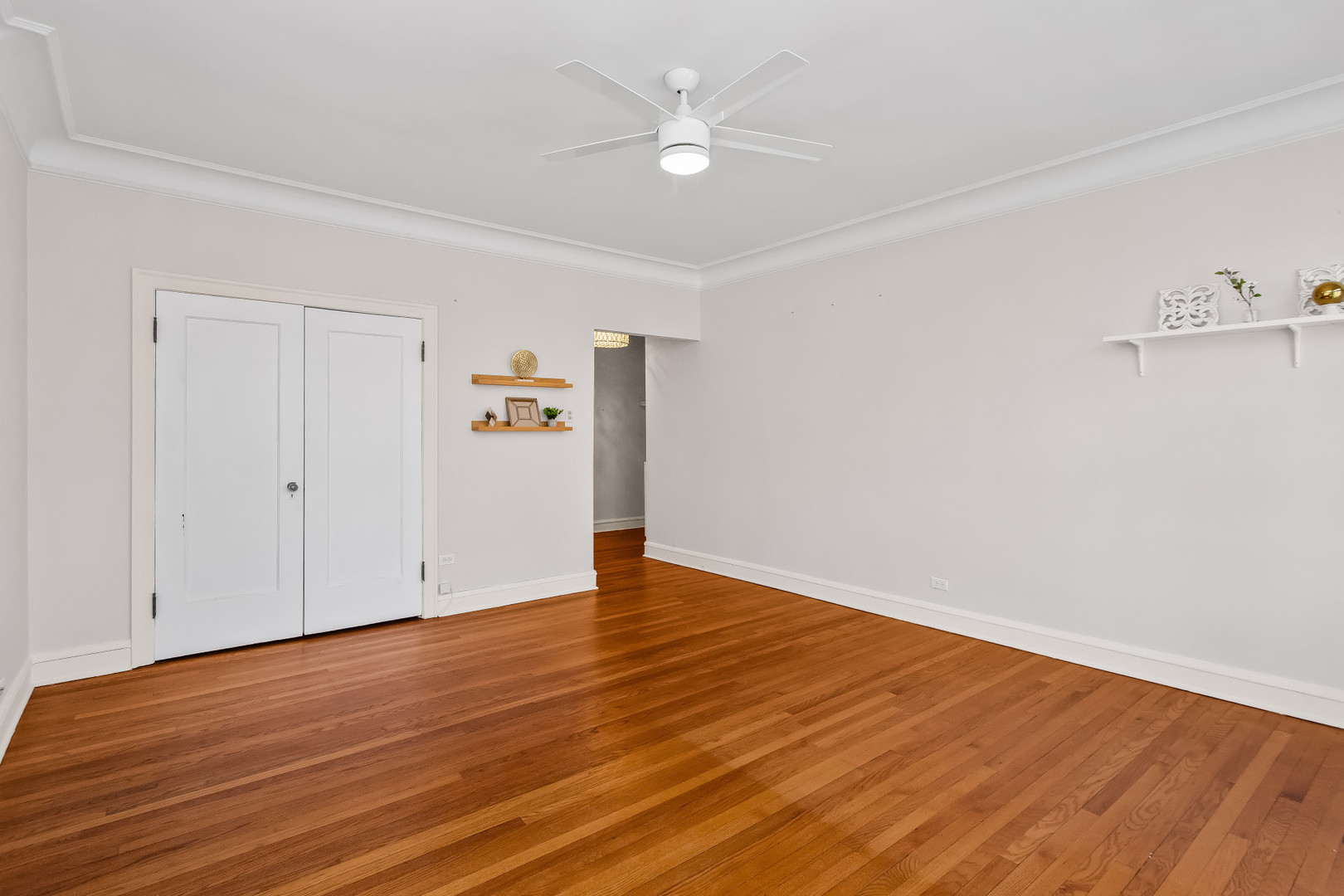 734 Noyes Street Unit: N3