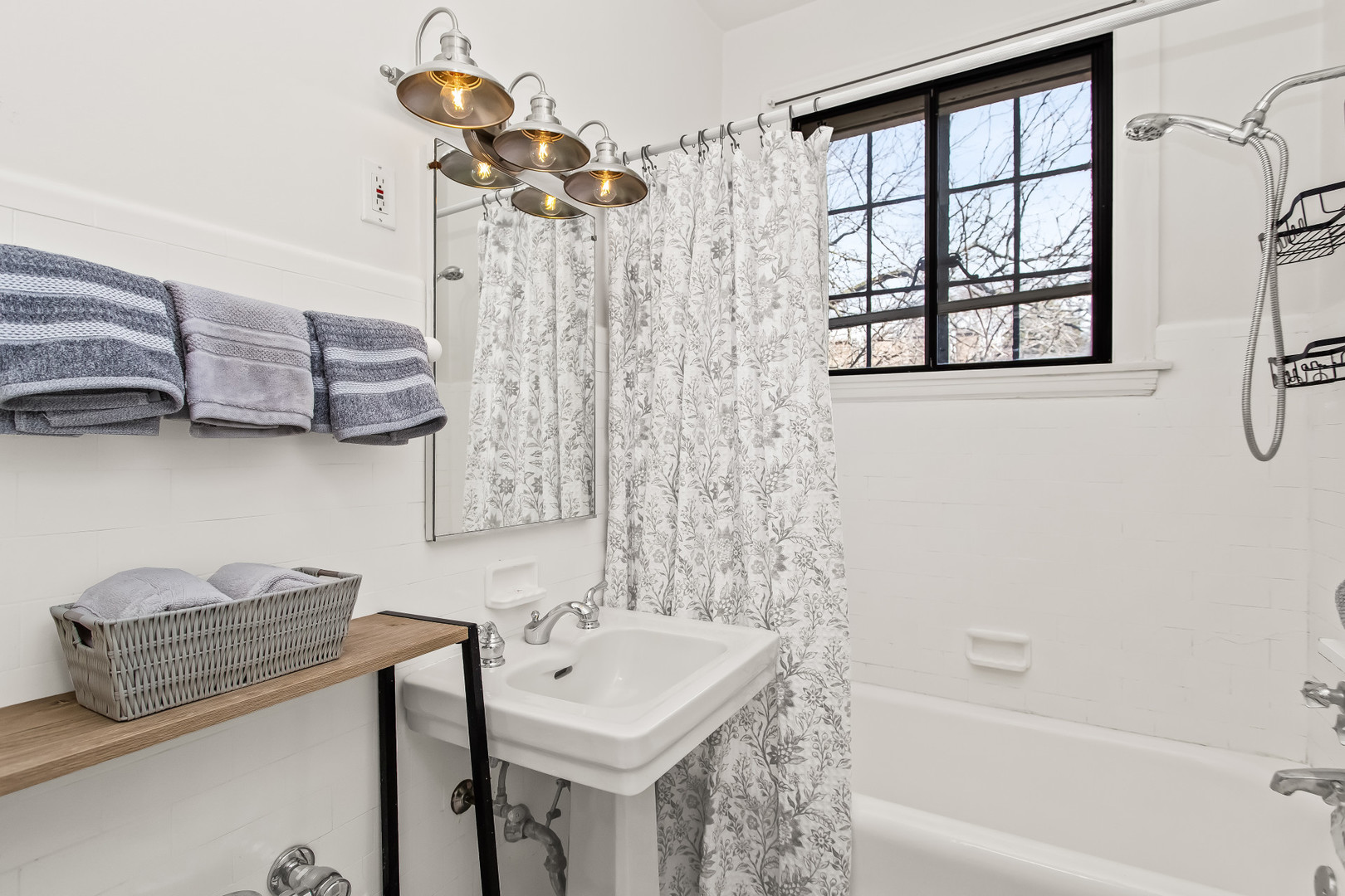 734 Noyes Street Unit: N3