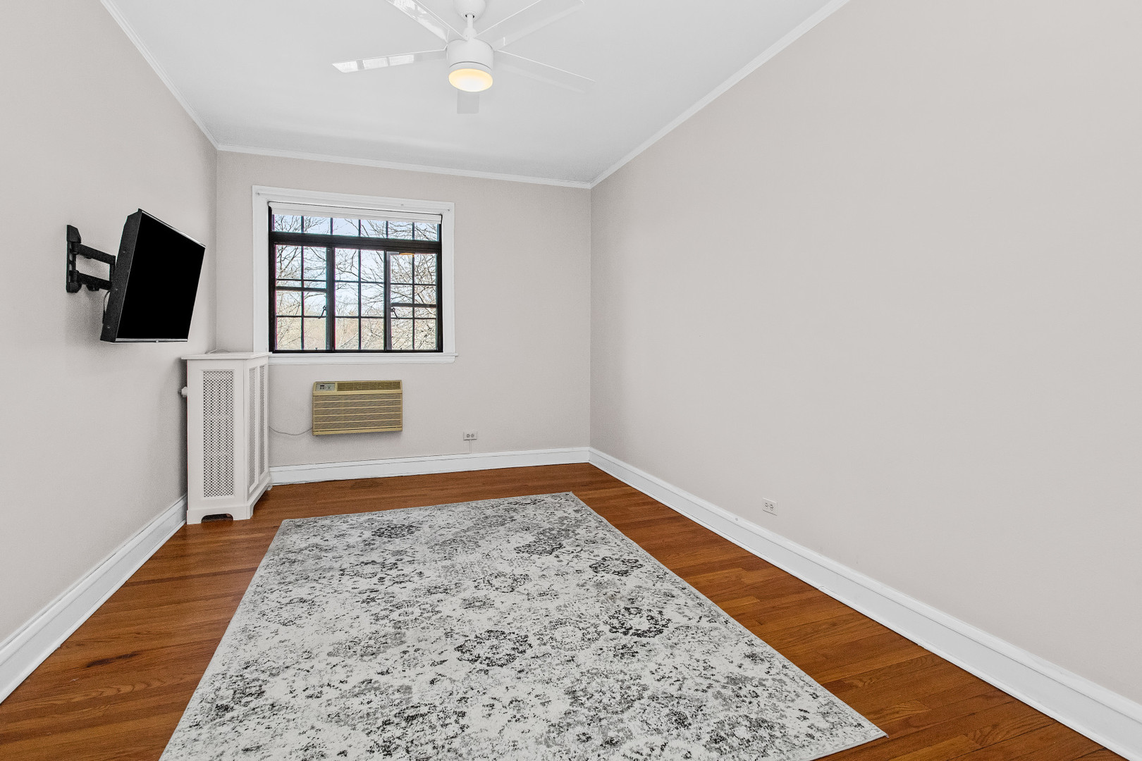 734 Noyes Street Unit: N3