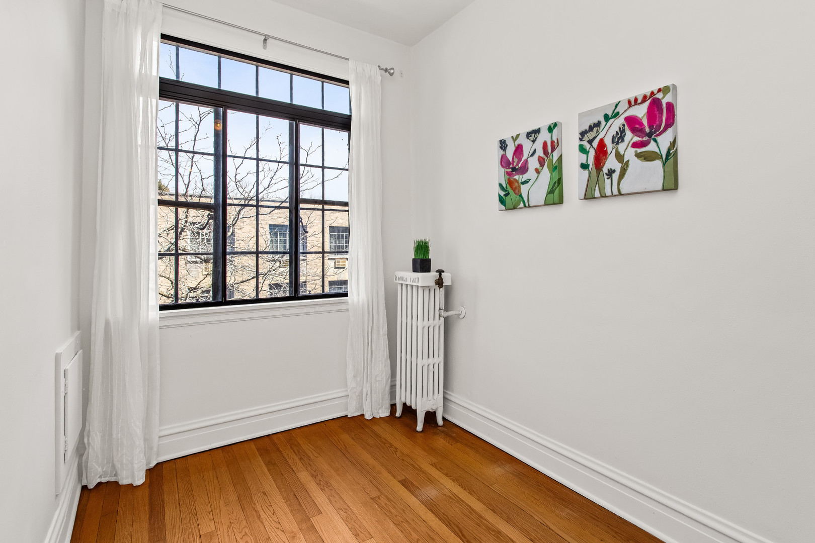 734 Noyes Street Unit: N3