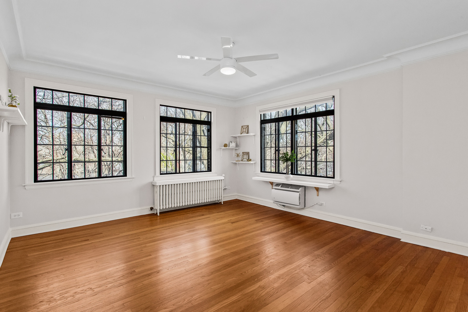 734 Noyes Street Unit: N3