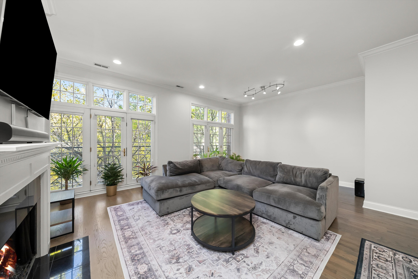 2846 N Southport Avenue Unit: 2N