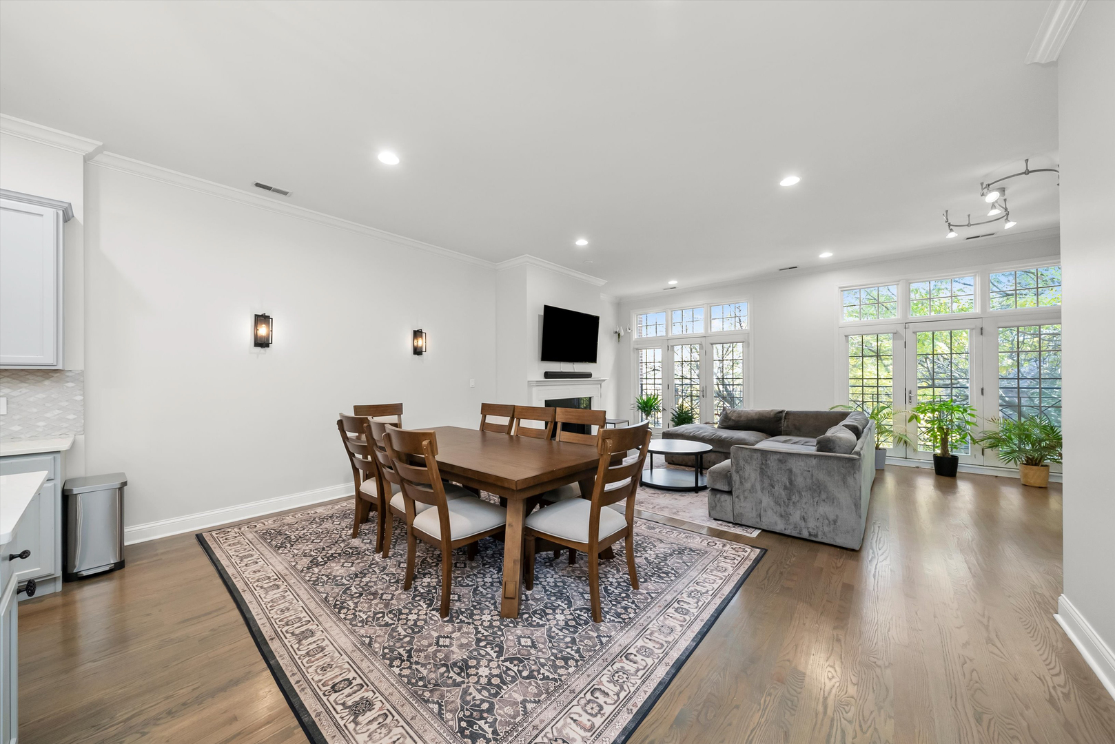 2846 N Southport Avenue Unit: 2N