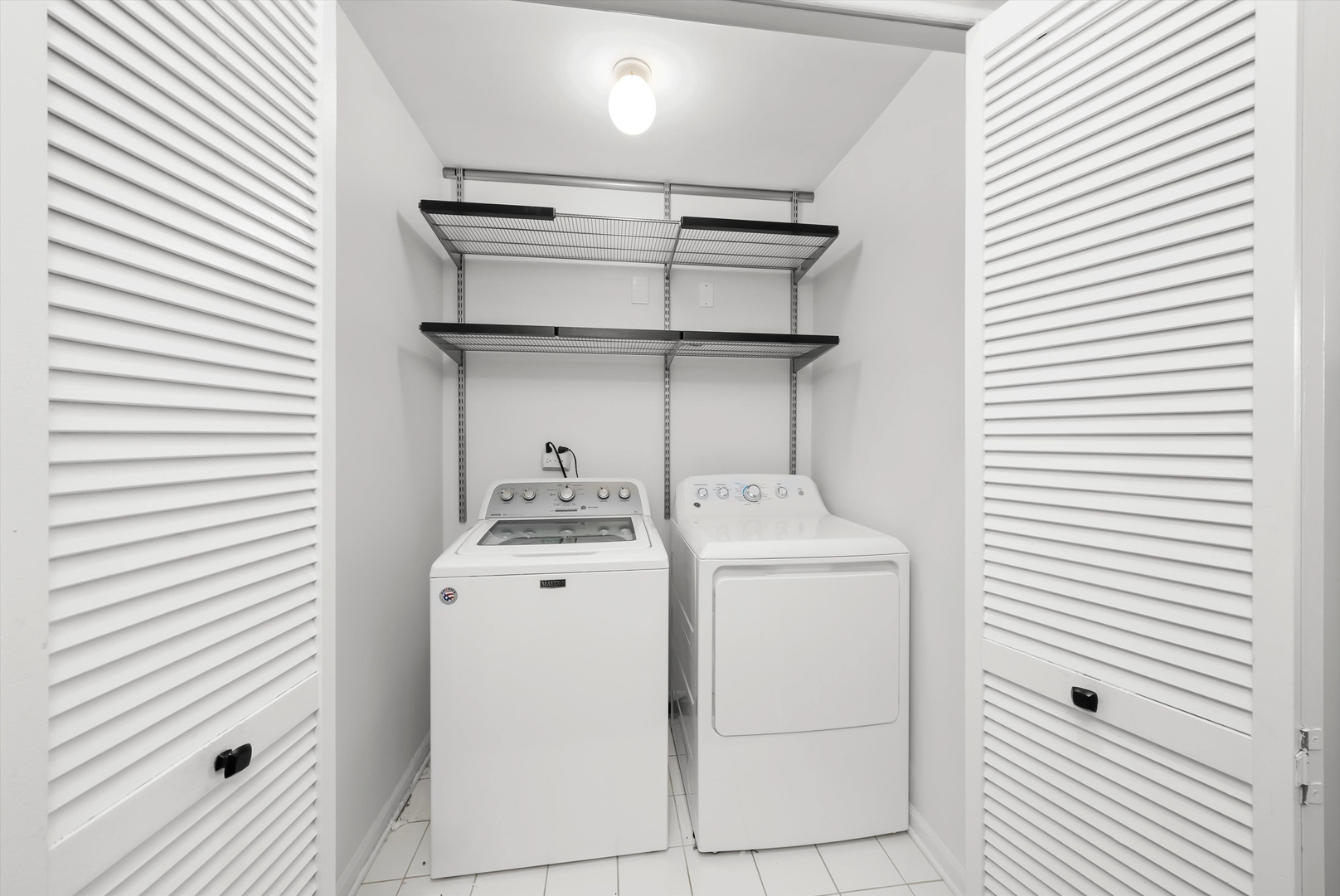 2846 N Southport Avenue Unit: 2N