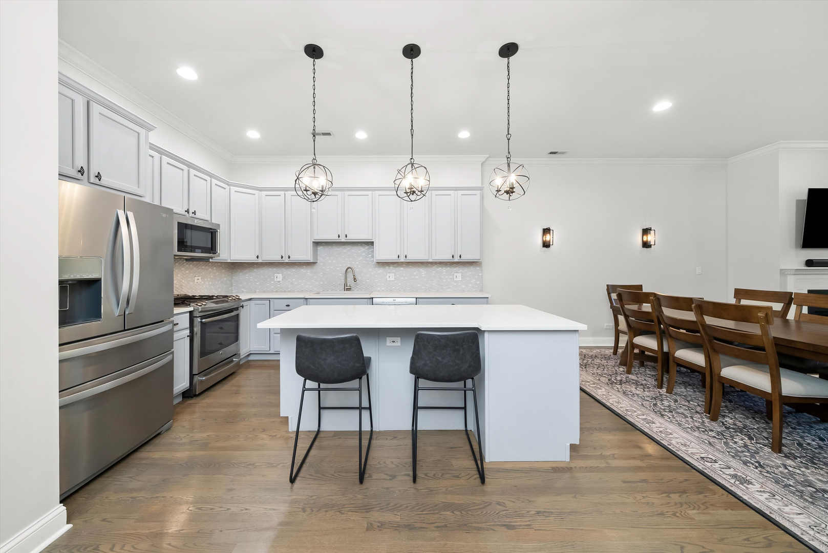 2846 N Southport Avenue Unit: 2N