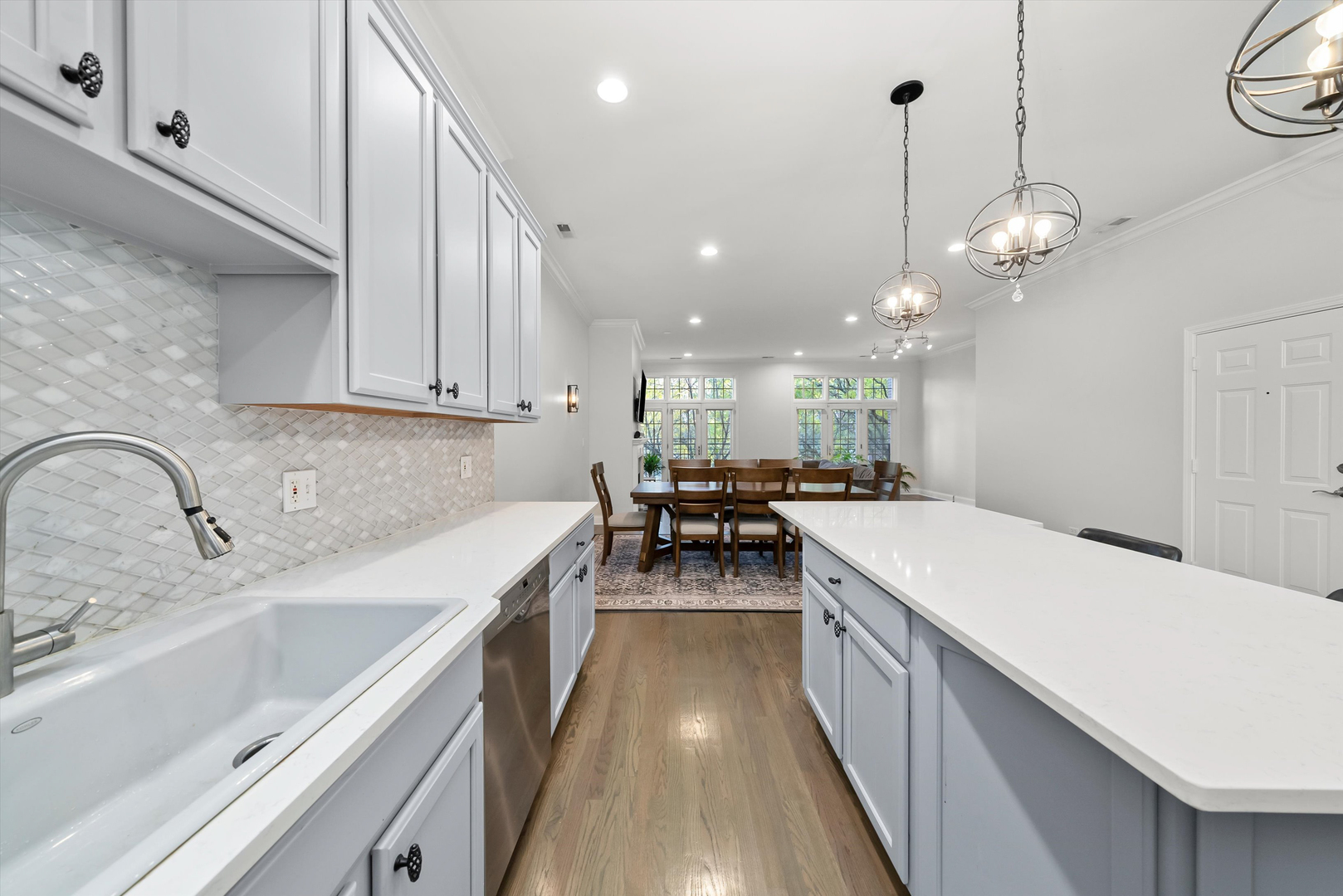 2846 N Southport Avenue Unit: 2N