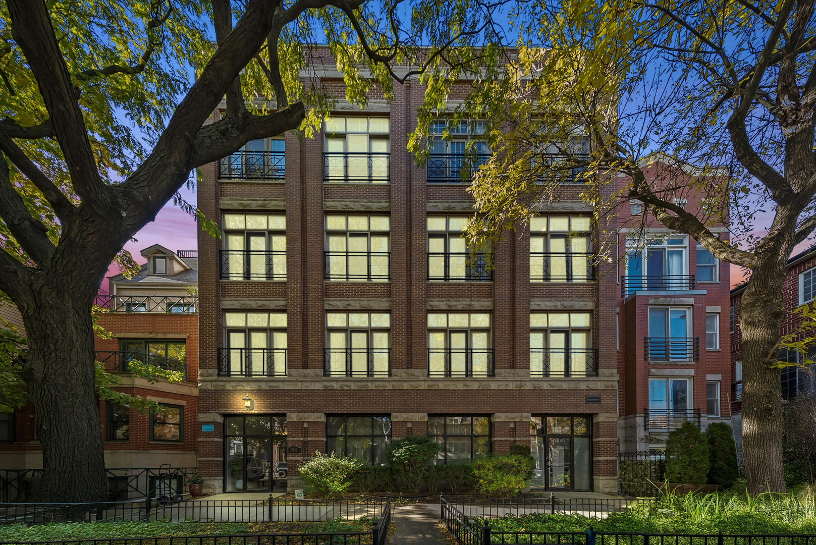 2846 N Southport Avenue Unit: 2N