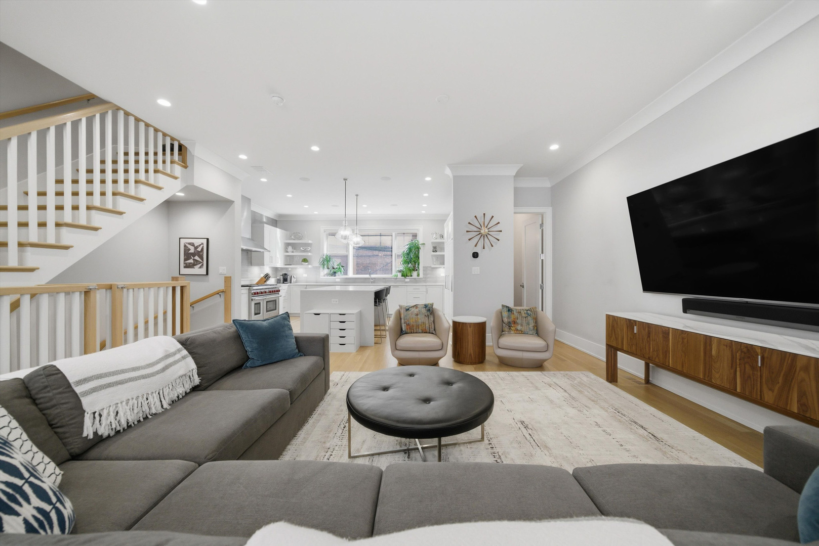 312 E Cullerton Street Unit: C