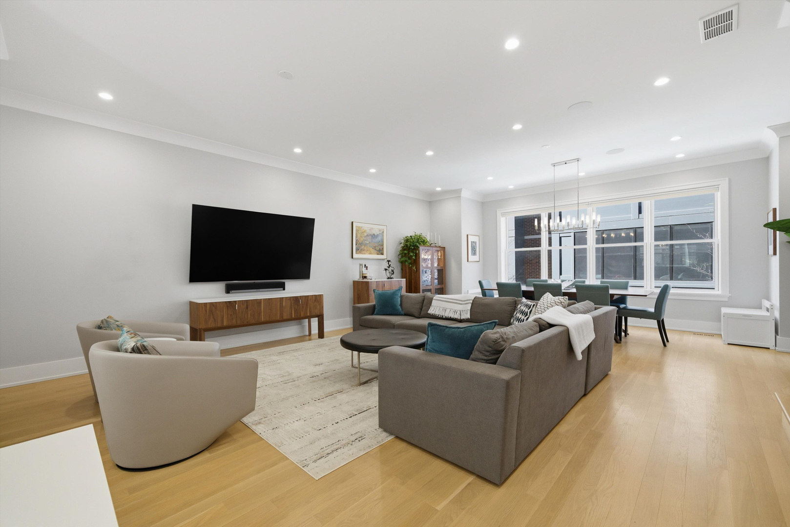 312 E Cullerton Street Unit: C