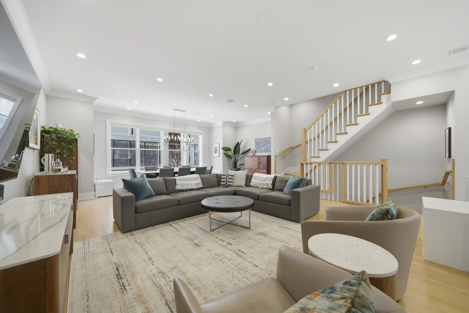 312 E Cullerton Street Unit: C