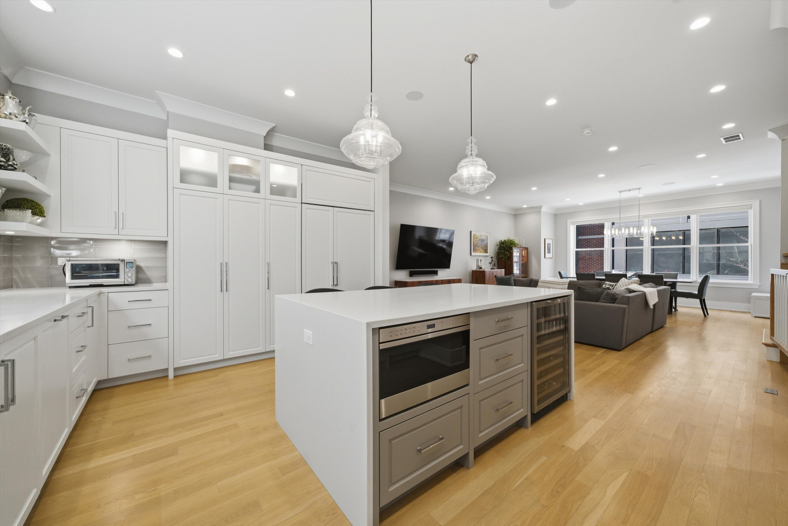 312 E Cullerton Street Unit: C