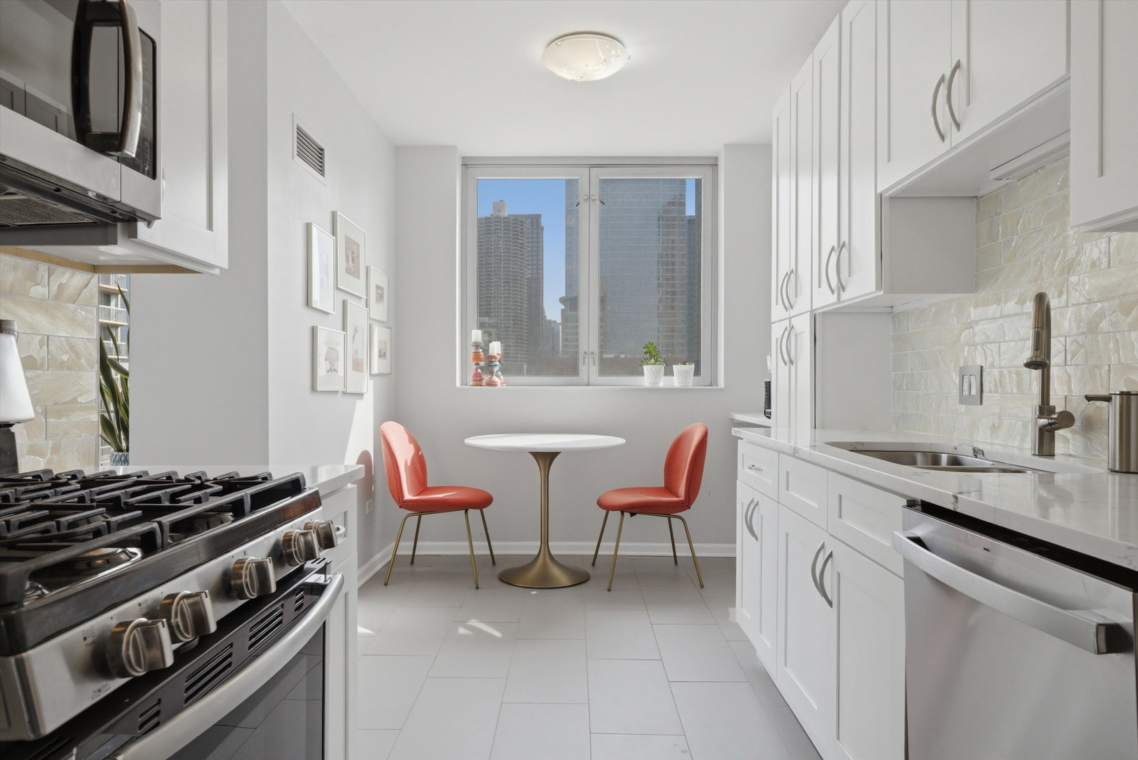 600 N Dearborn Street Unit: 1512