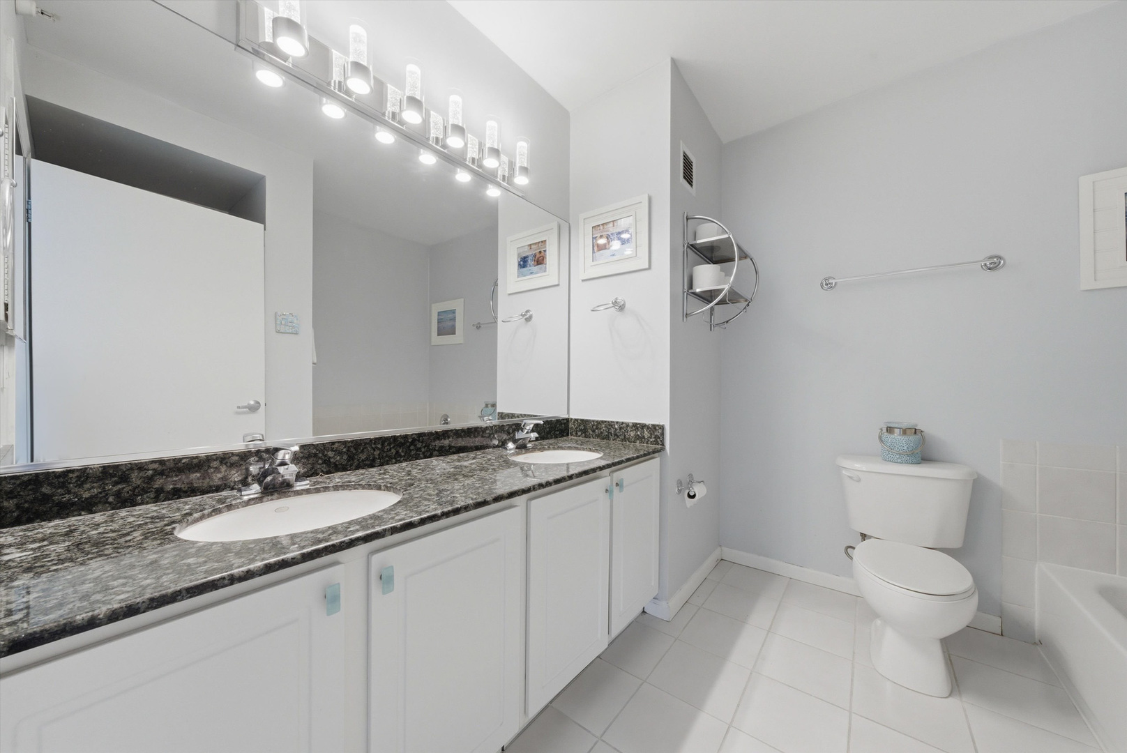 600 N Dearborn Street Unit: 1512