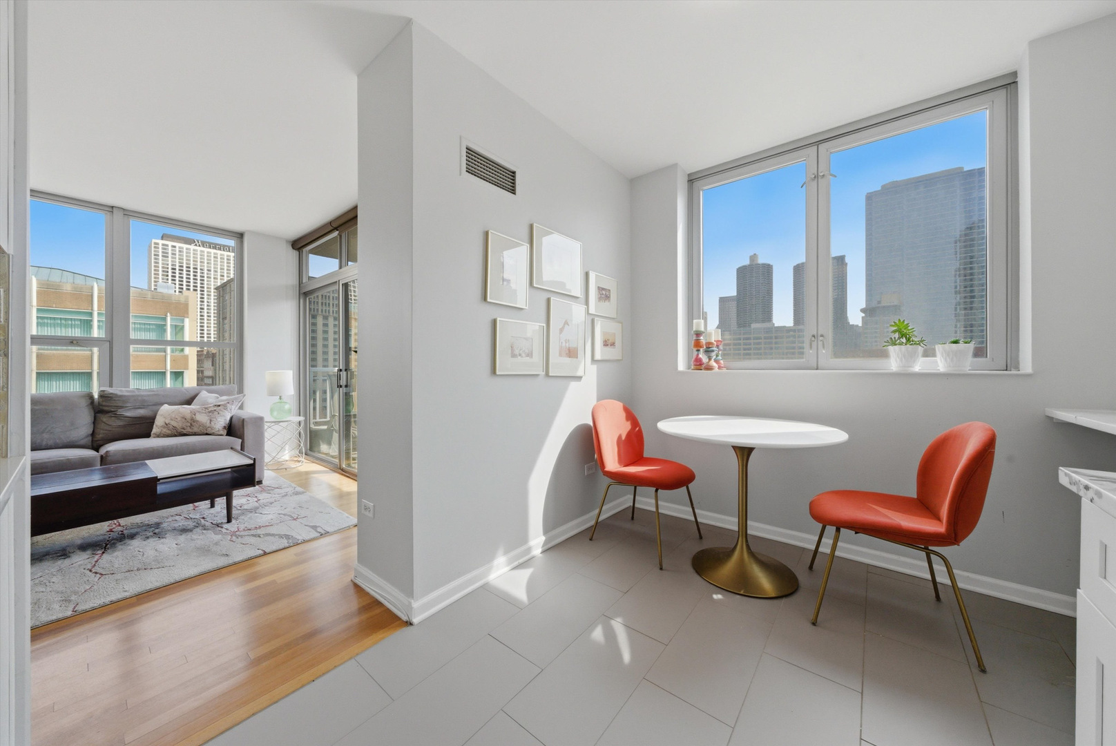 600 N Dearborn Street Unit: 1512