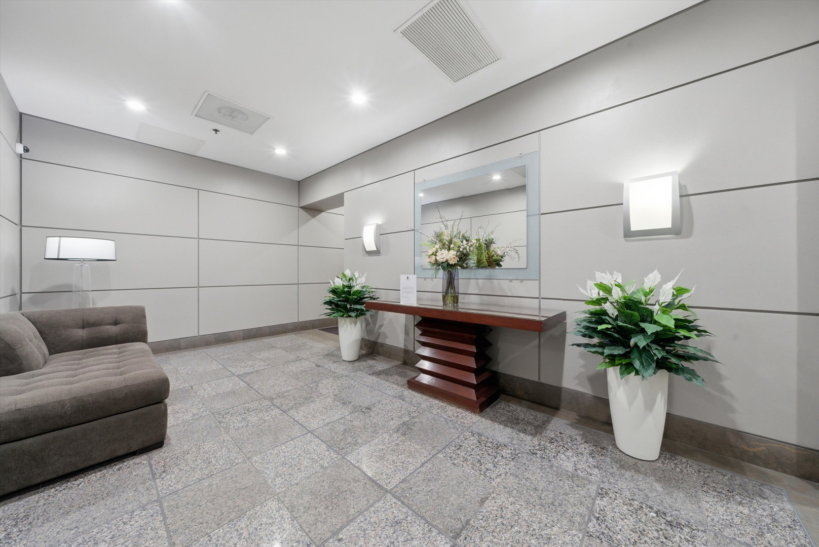 600 N Dearborn Street Unit: 1512