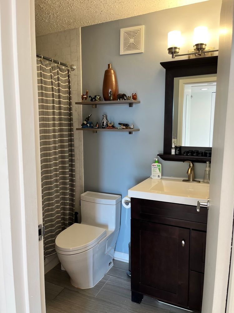 1212 N Lasalle Boulevard Unit: 1709