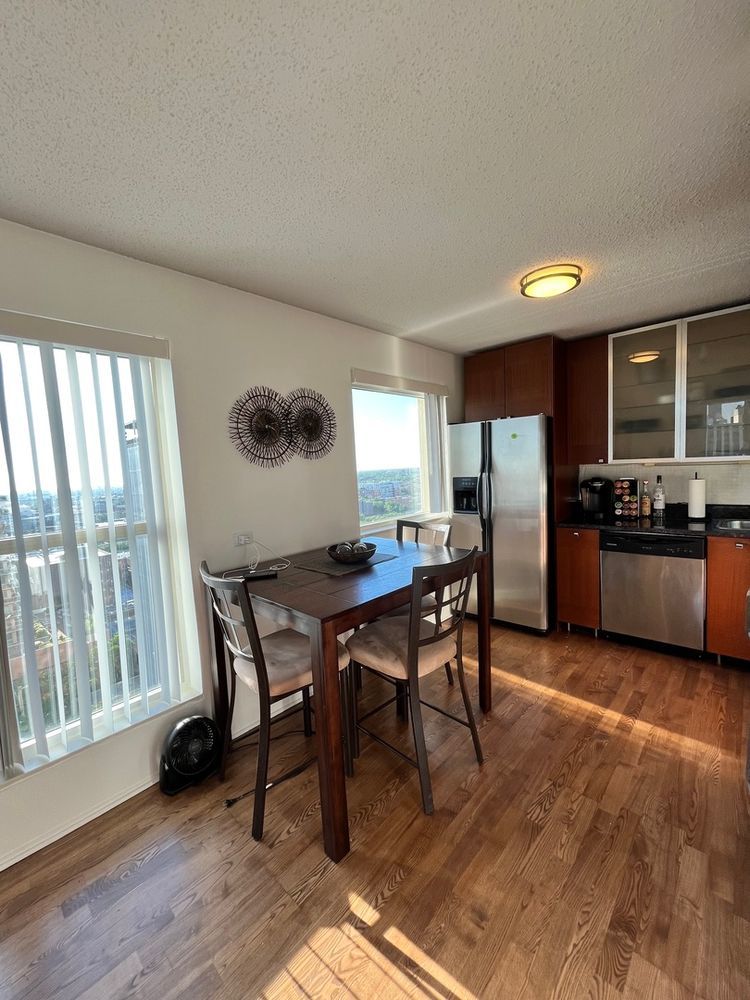 1212 N Lasalle Boulevard Unit: 1709