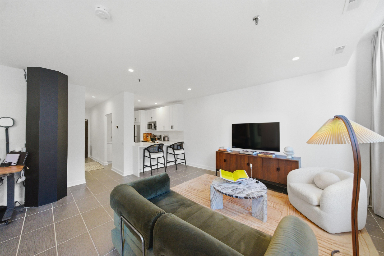 680 S Federal Street Unit: 807