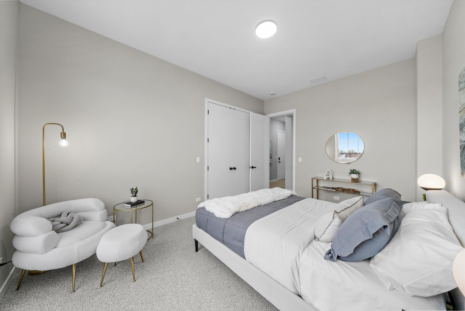 5830 N Lincoln Avenue Unit: 3E