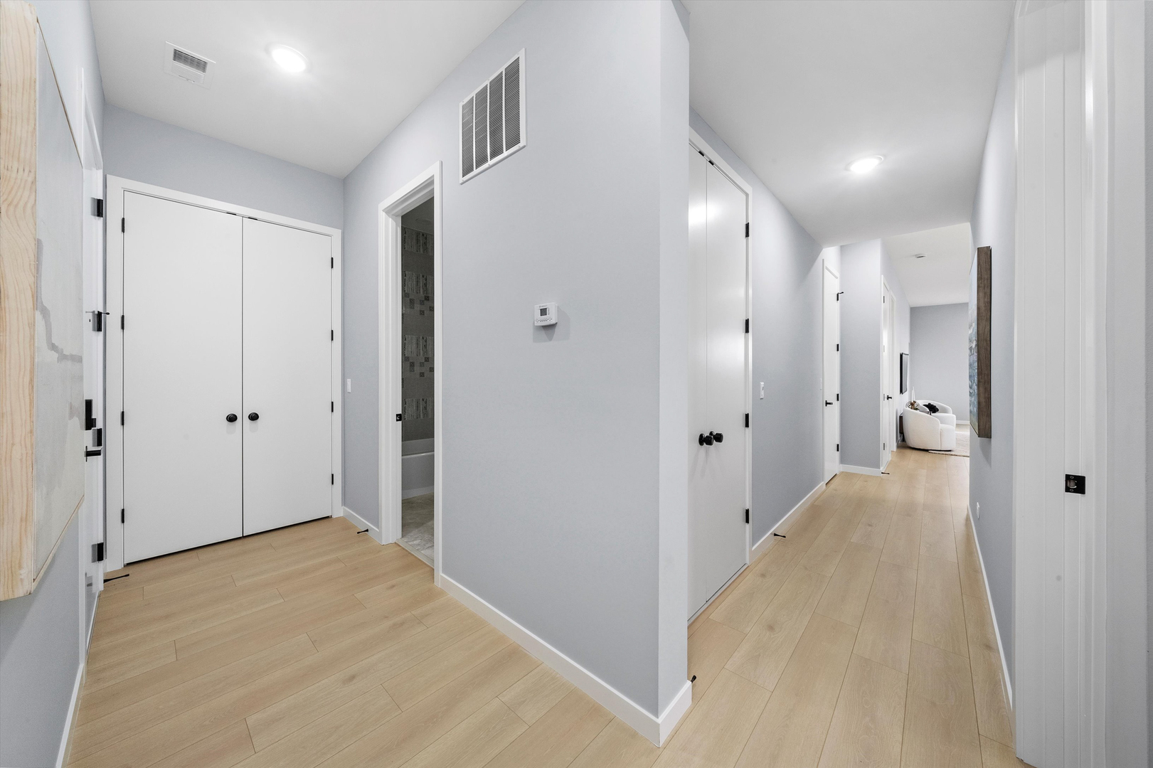 5830 N Lincoln Avenue Unit: 3E