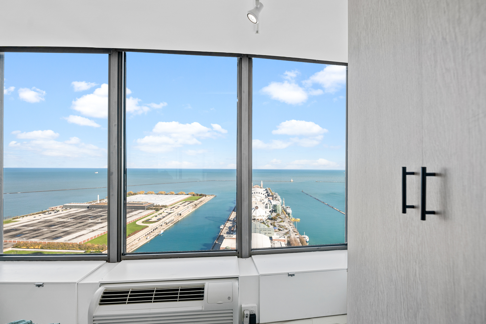 505 N Lake Shore Drive Unit: 3904