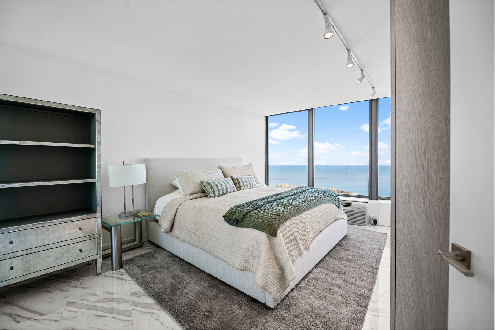 505 N Lake Shore Drive Unit: 3904