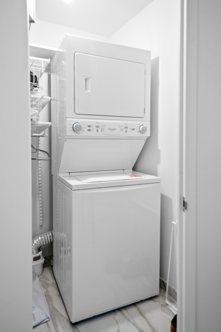 505 N Lake Shore Drive Unit: 3904