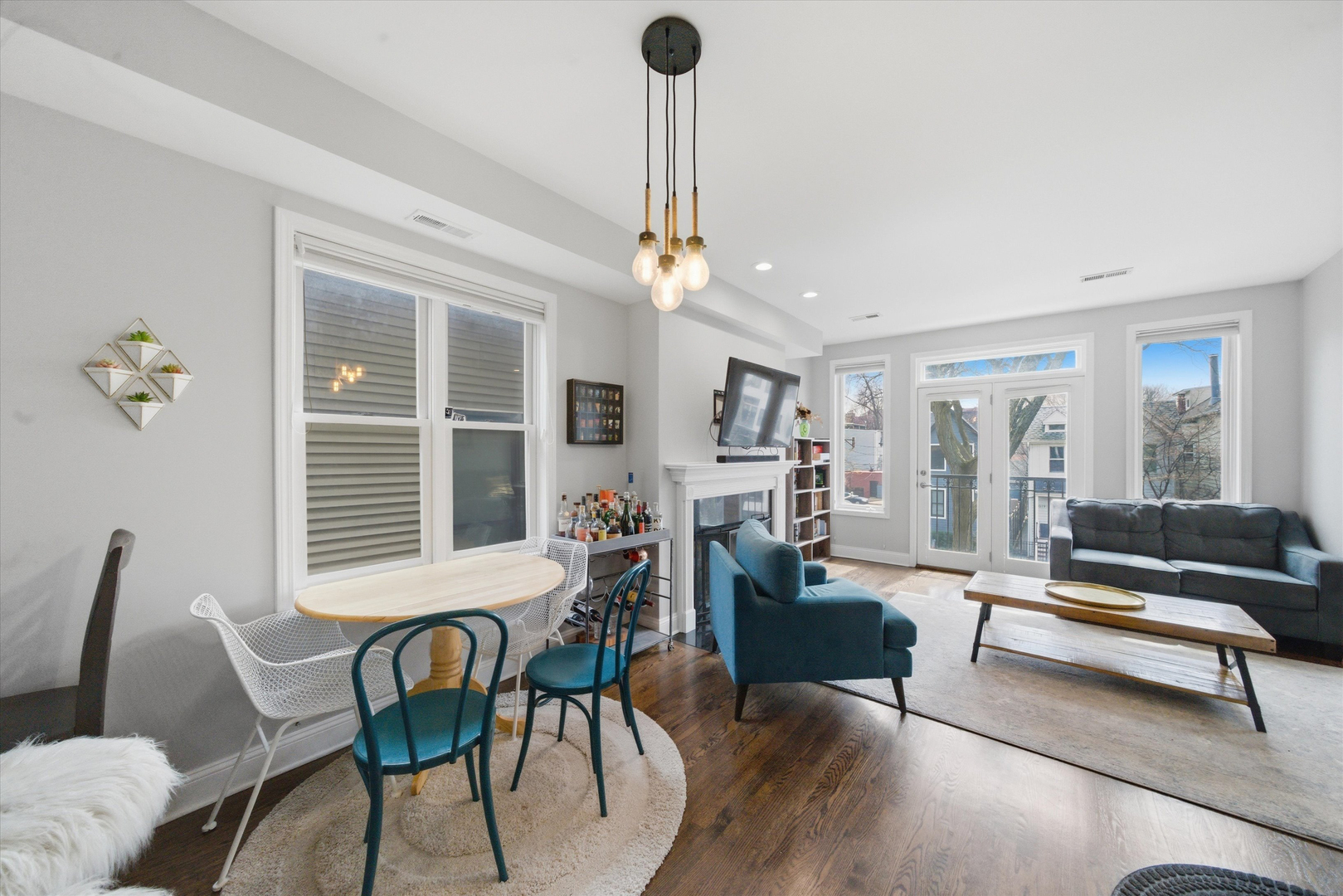 1016 W George Street Unit: 2