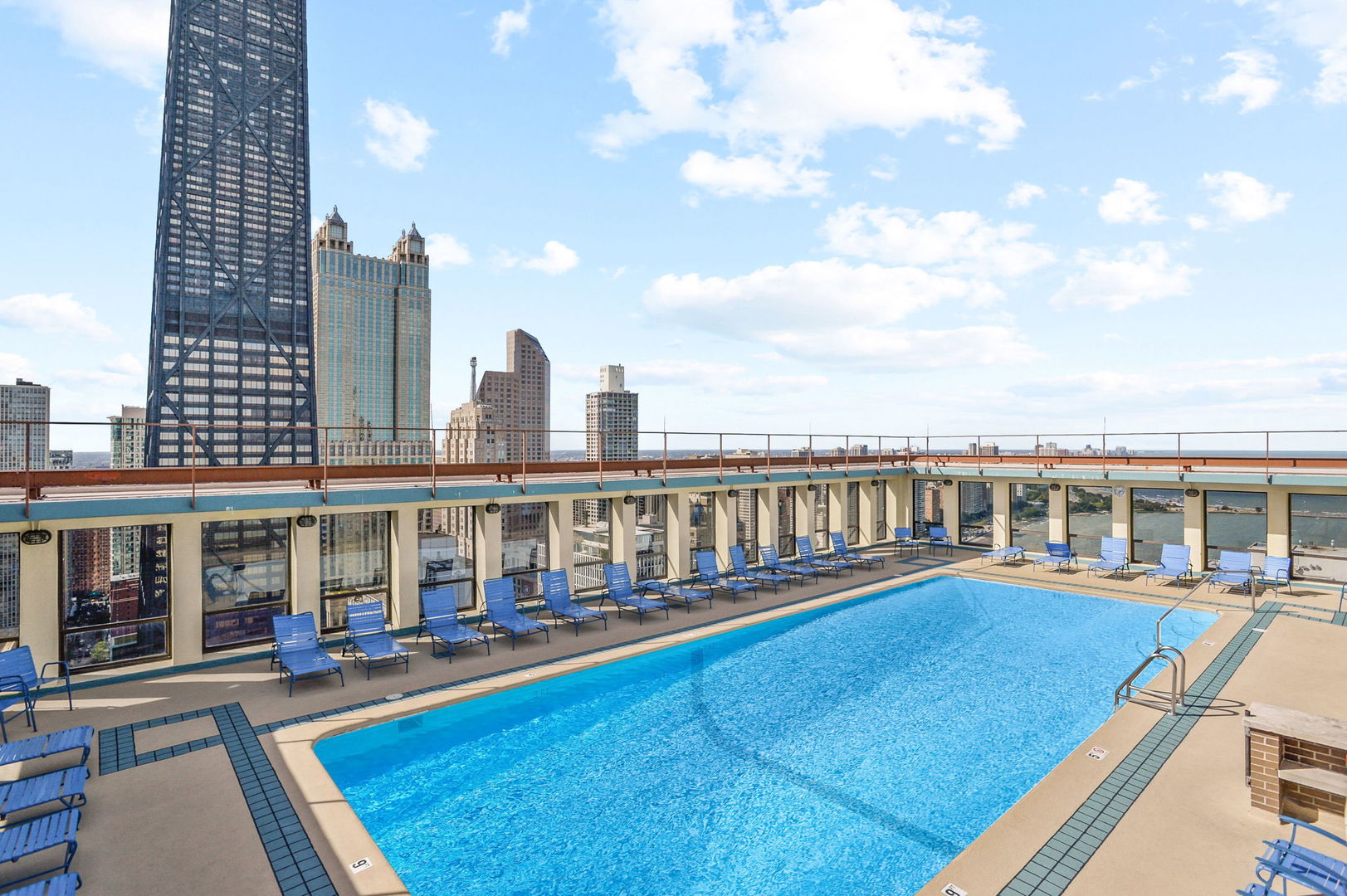 260 E Chestnut Street Unit: 4003