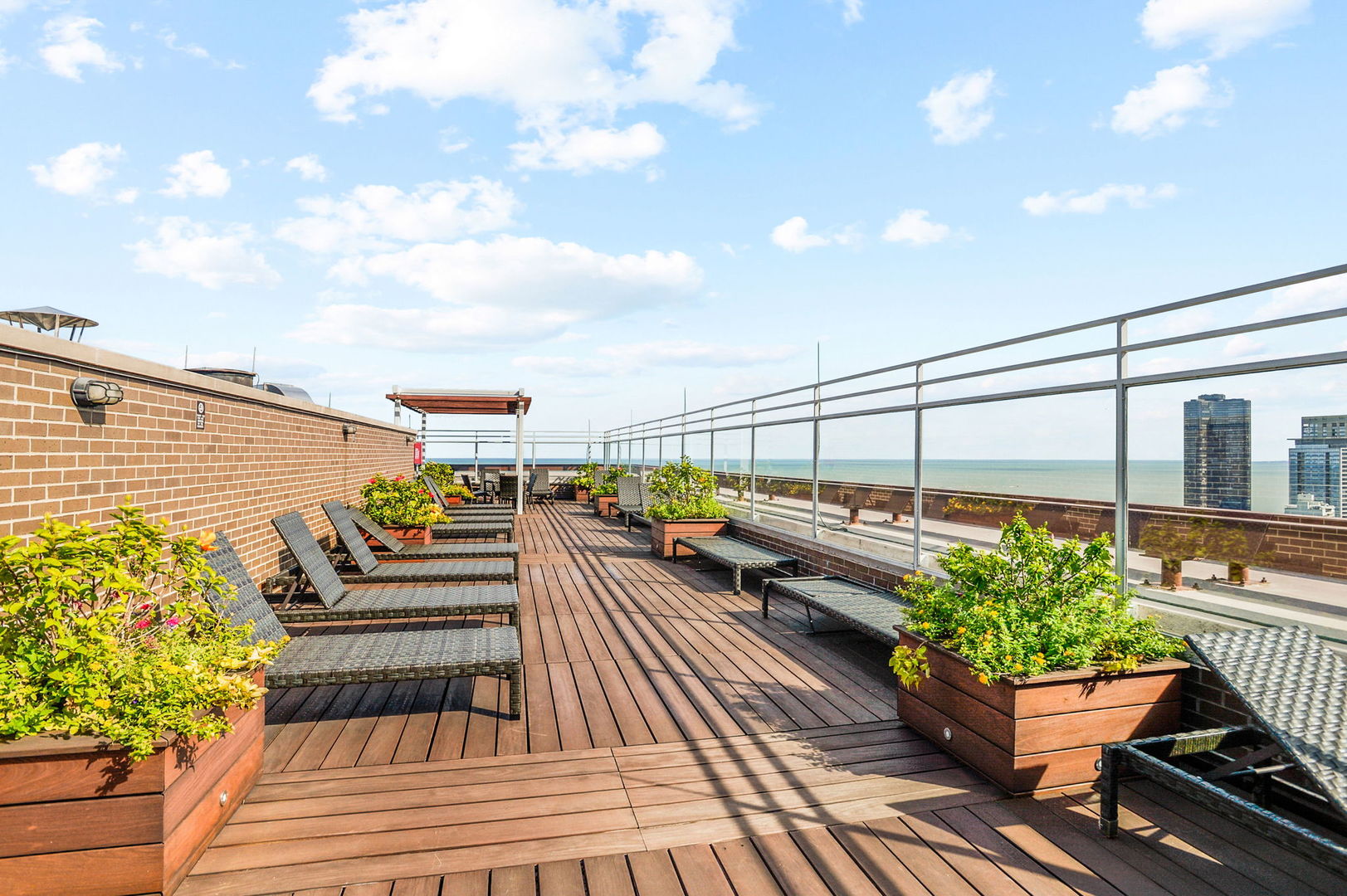 260 E Chestnut Street Unit: 4003
