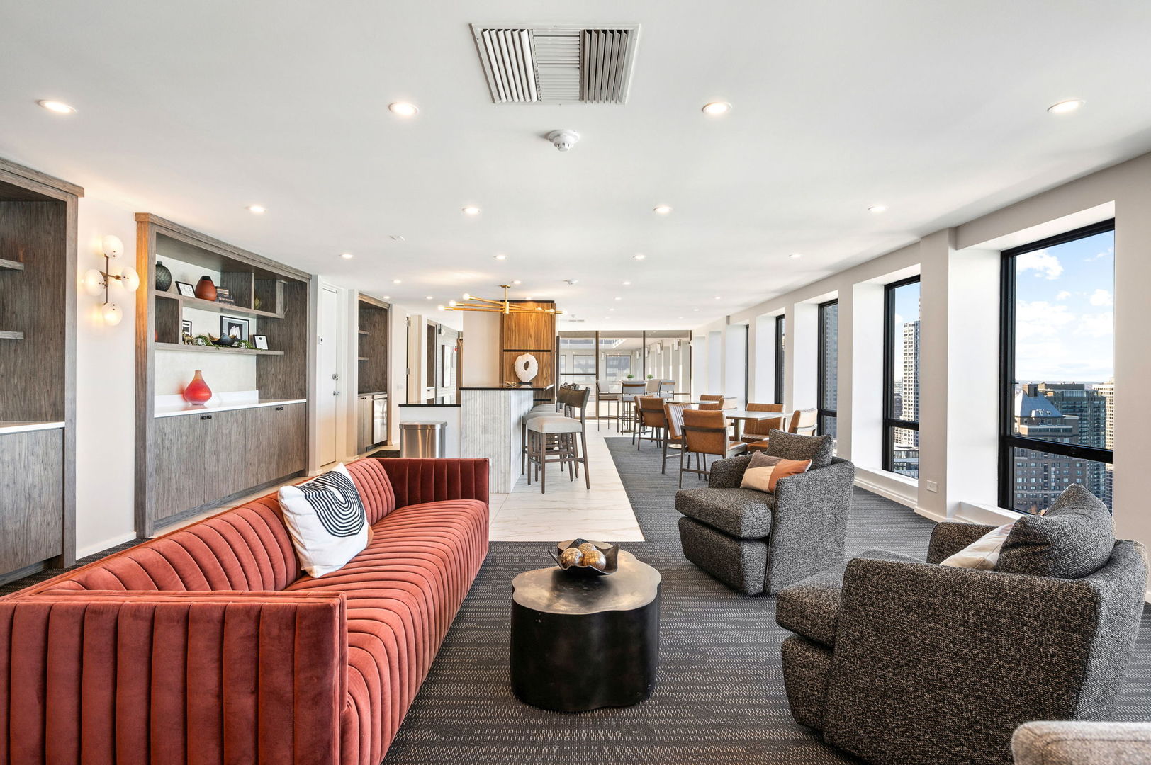 260 E Chestnut Street Unit: 4003