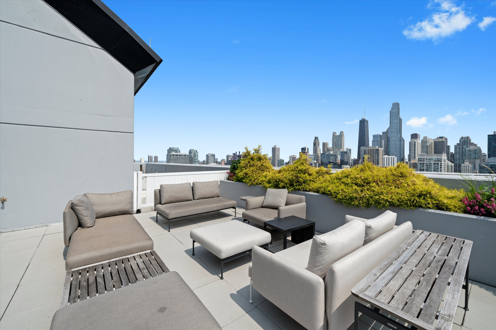 375 W Erie Street Unit: 408