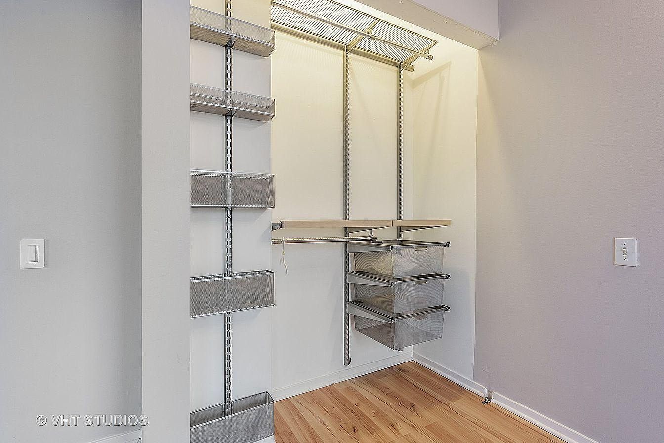 600 N Kingsbury Street Unit: 1811