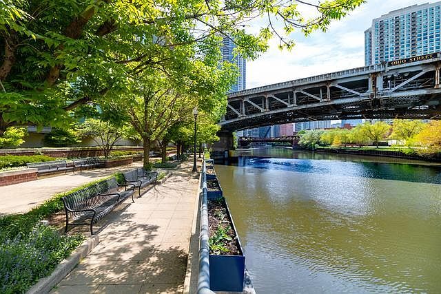 600 N Kingsbury Street Unit: 1811