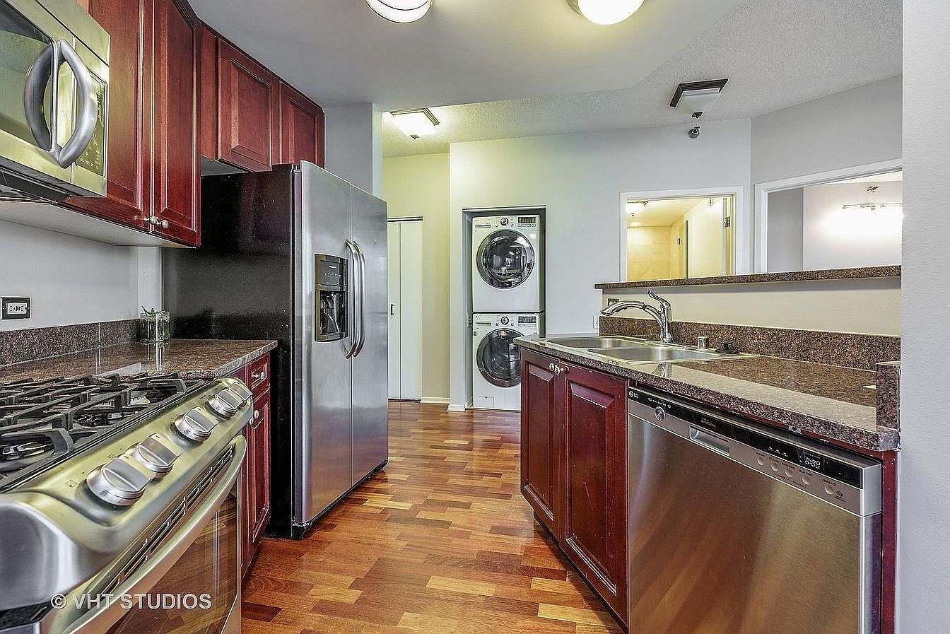 600 N Kingsbury Street Unit: 1811