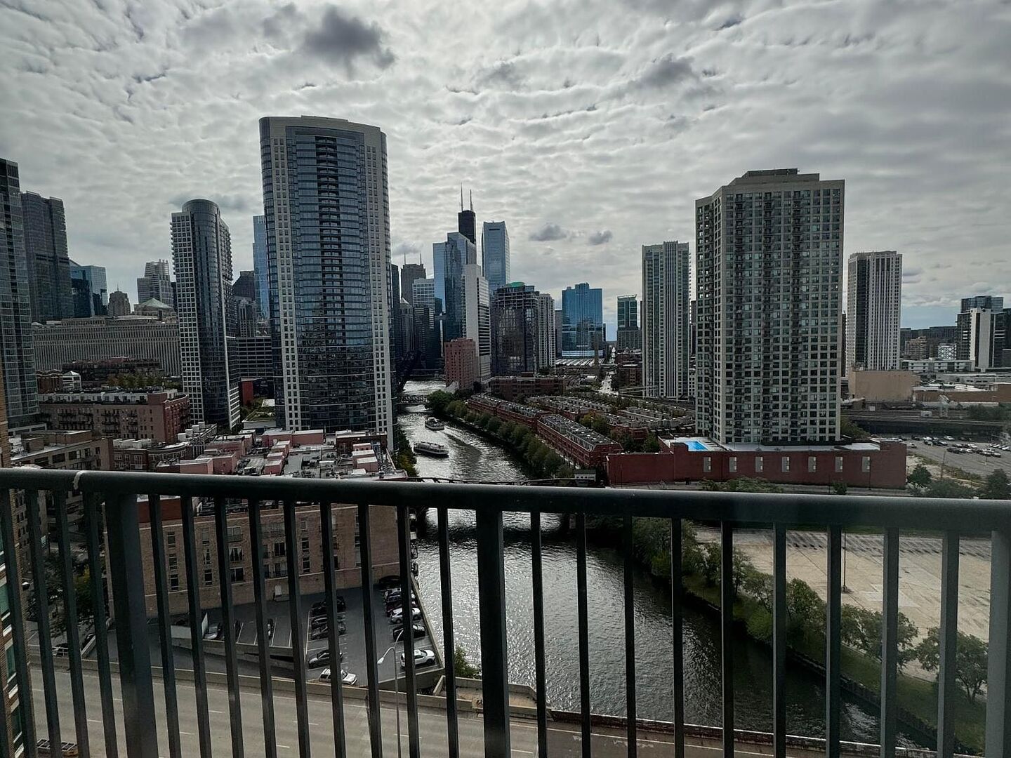 600 N Kingsbury Street Unit: 1811
