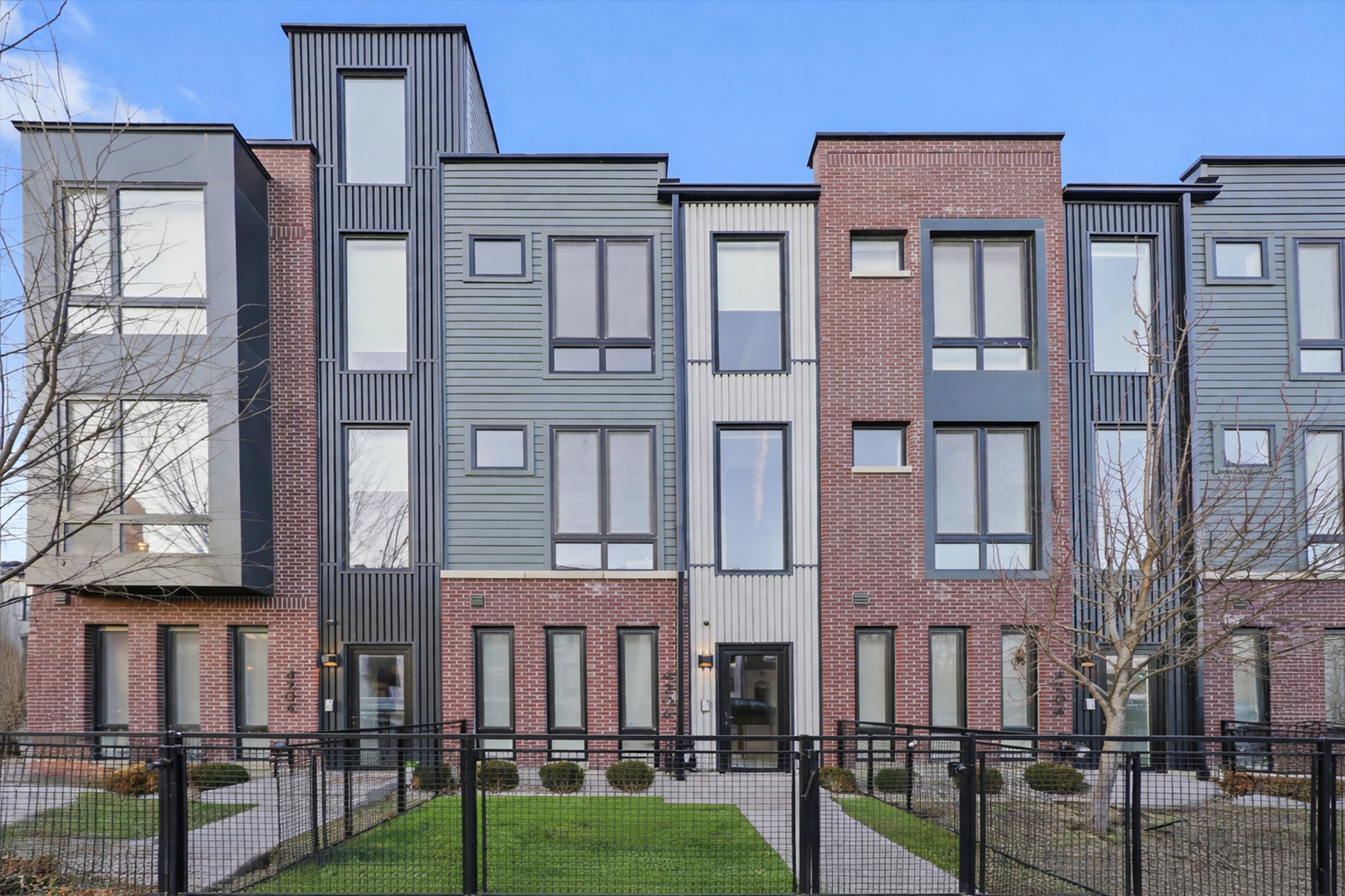 4232 W Belmont Avenue Unit: 4