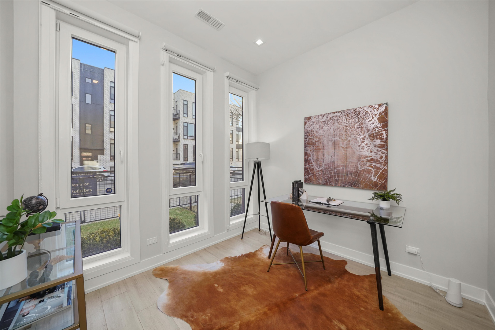 4232 W Belmont Avenue Unit: 4