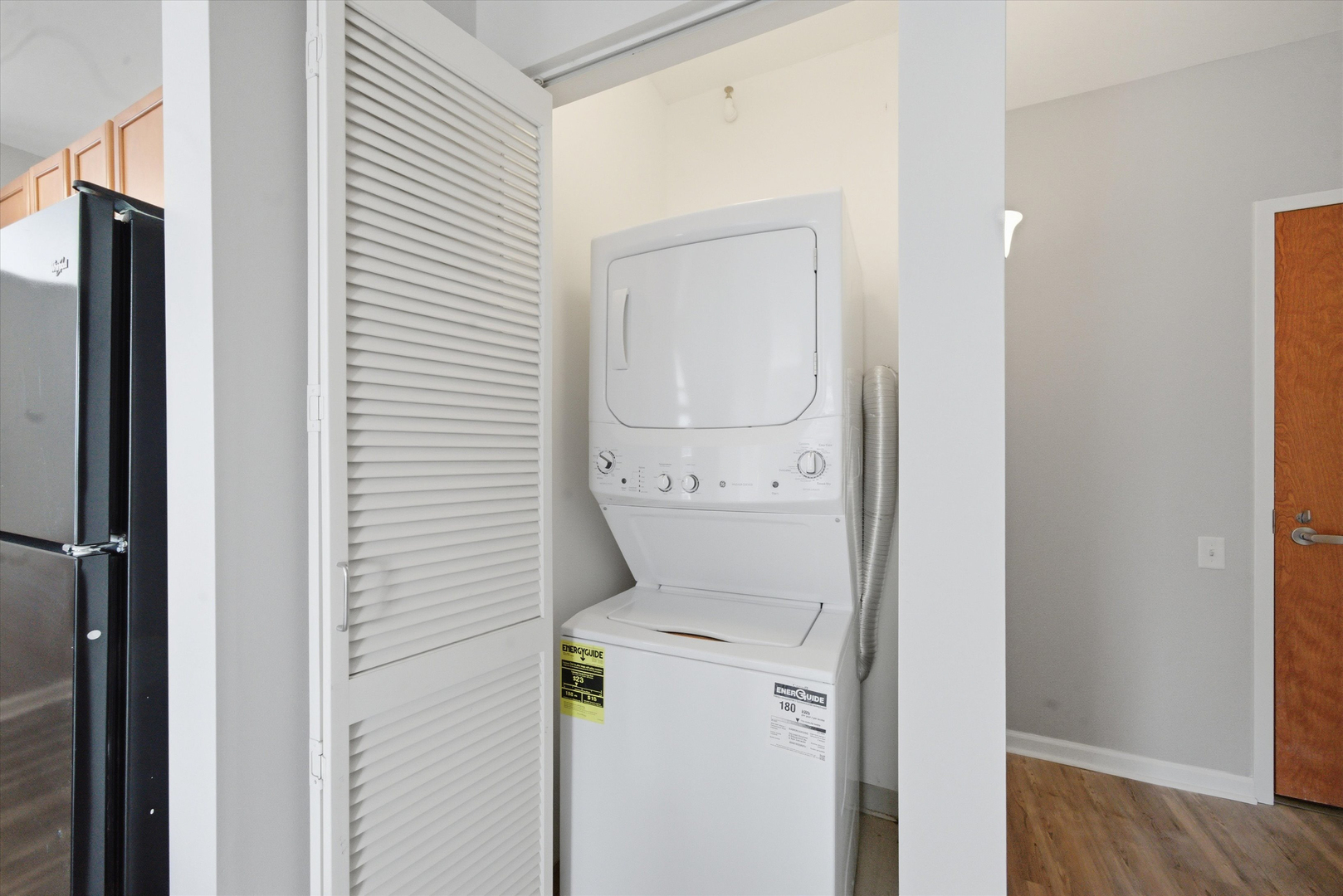 210 S Desplaines Street Unit: 1210