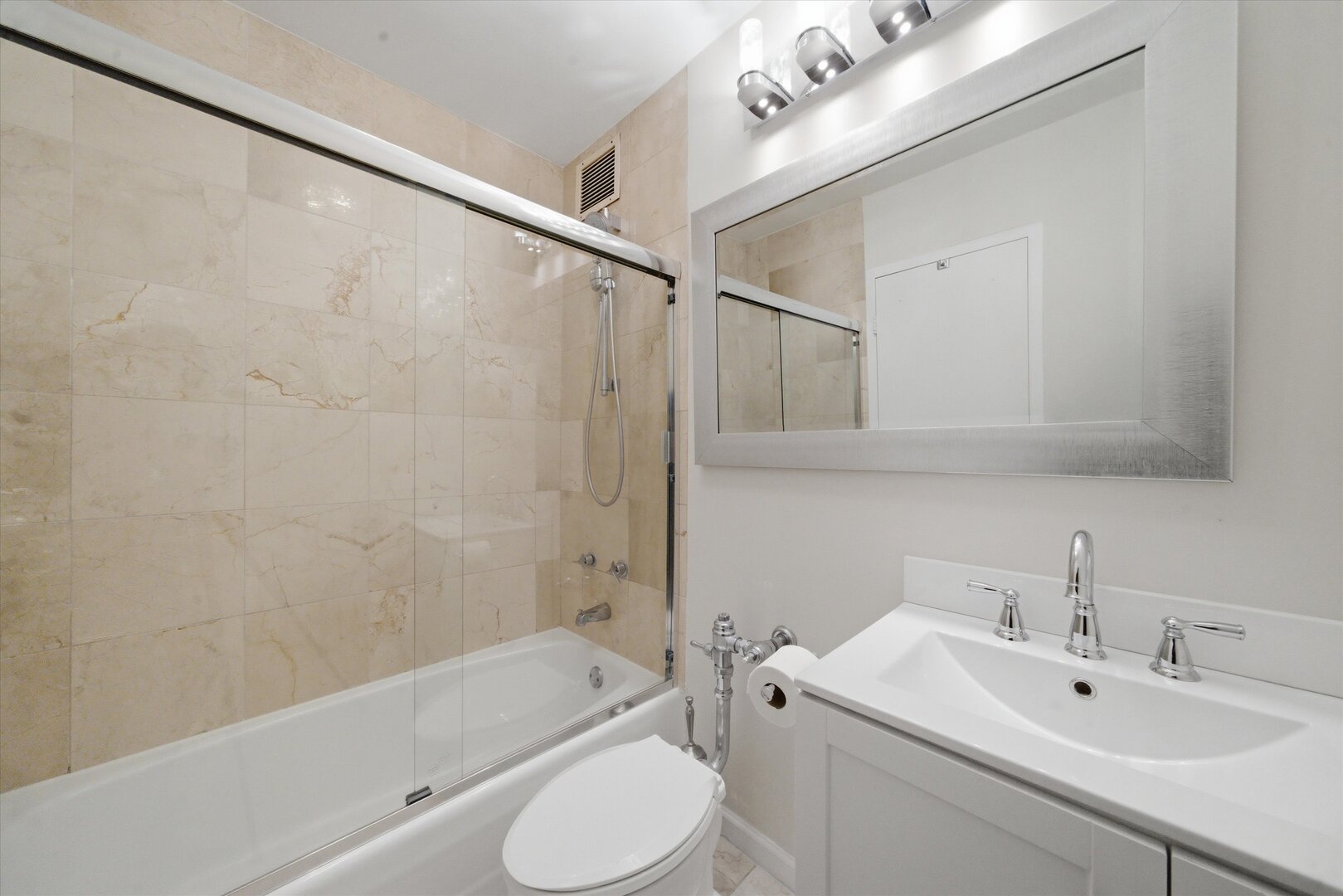 777 N Michigan Avenue Unit: 2506