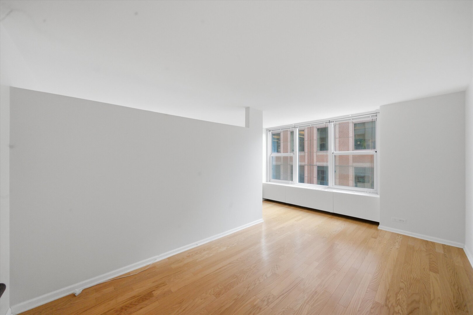 777 N Michigan Avenue Unit: 2506