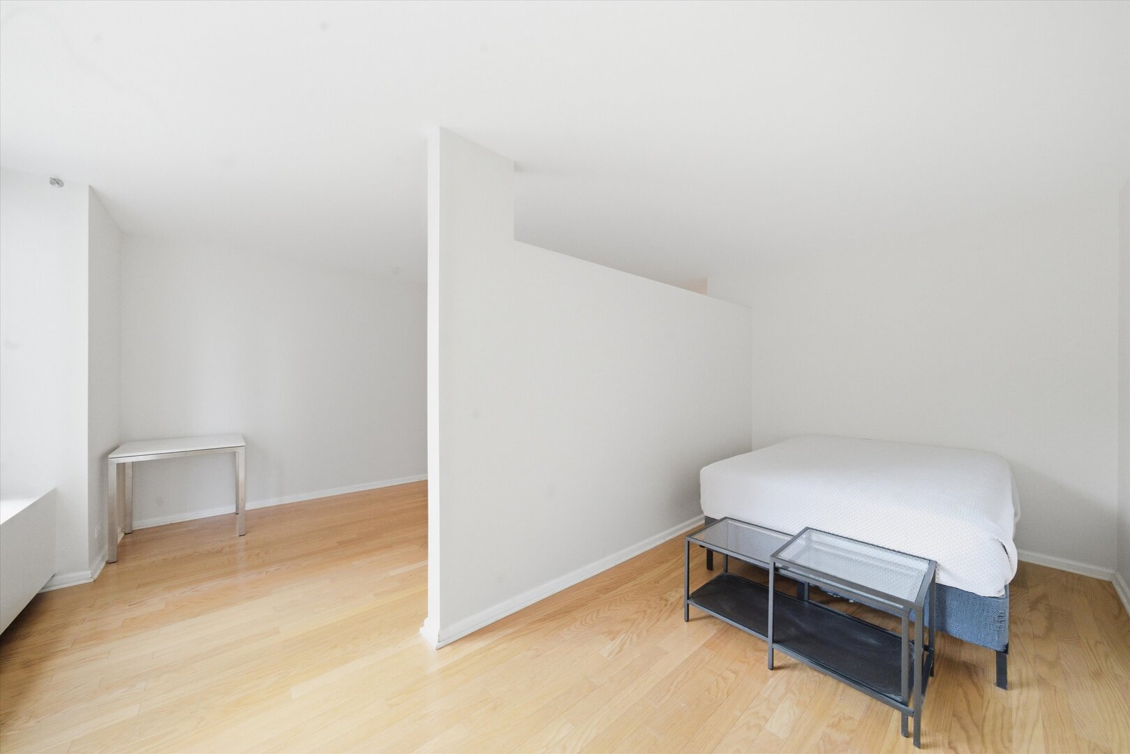 777 N Michigan Avenue Unit: 2506