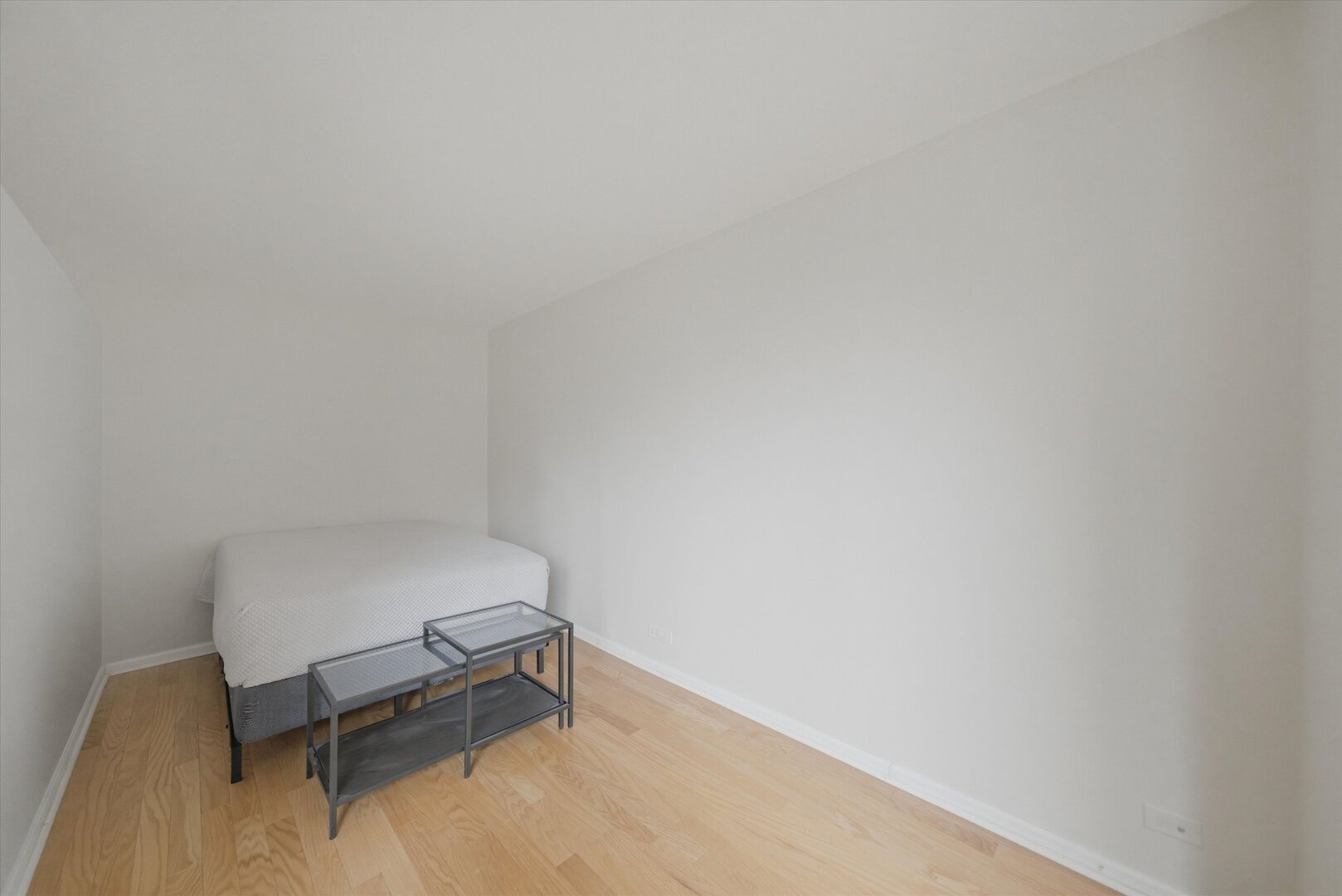 777 N Michigan Avenue Unit: 2506
