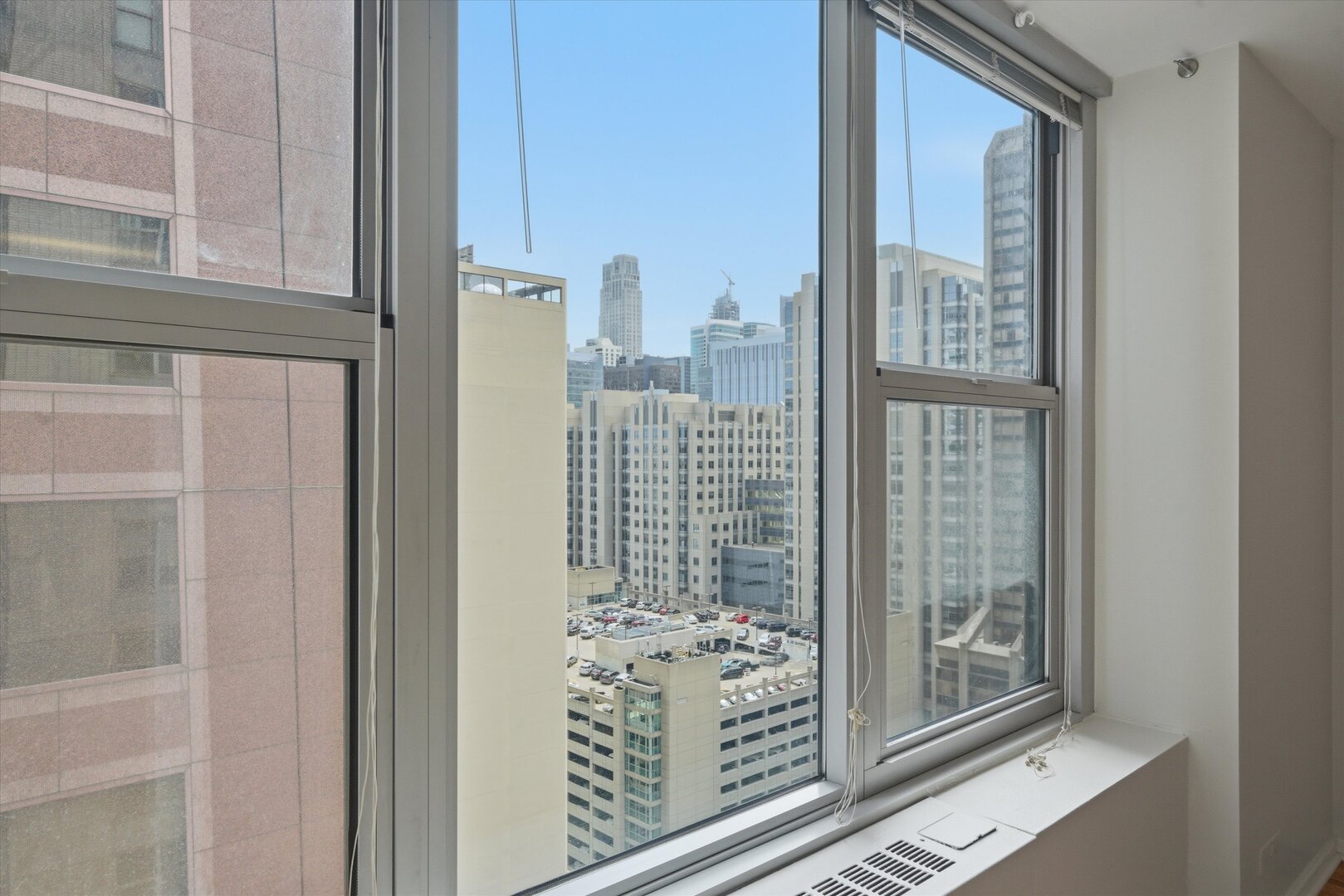 777 N Michigan Avenue Unit: 2506