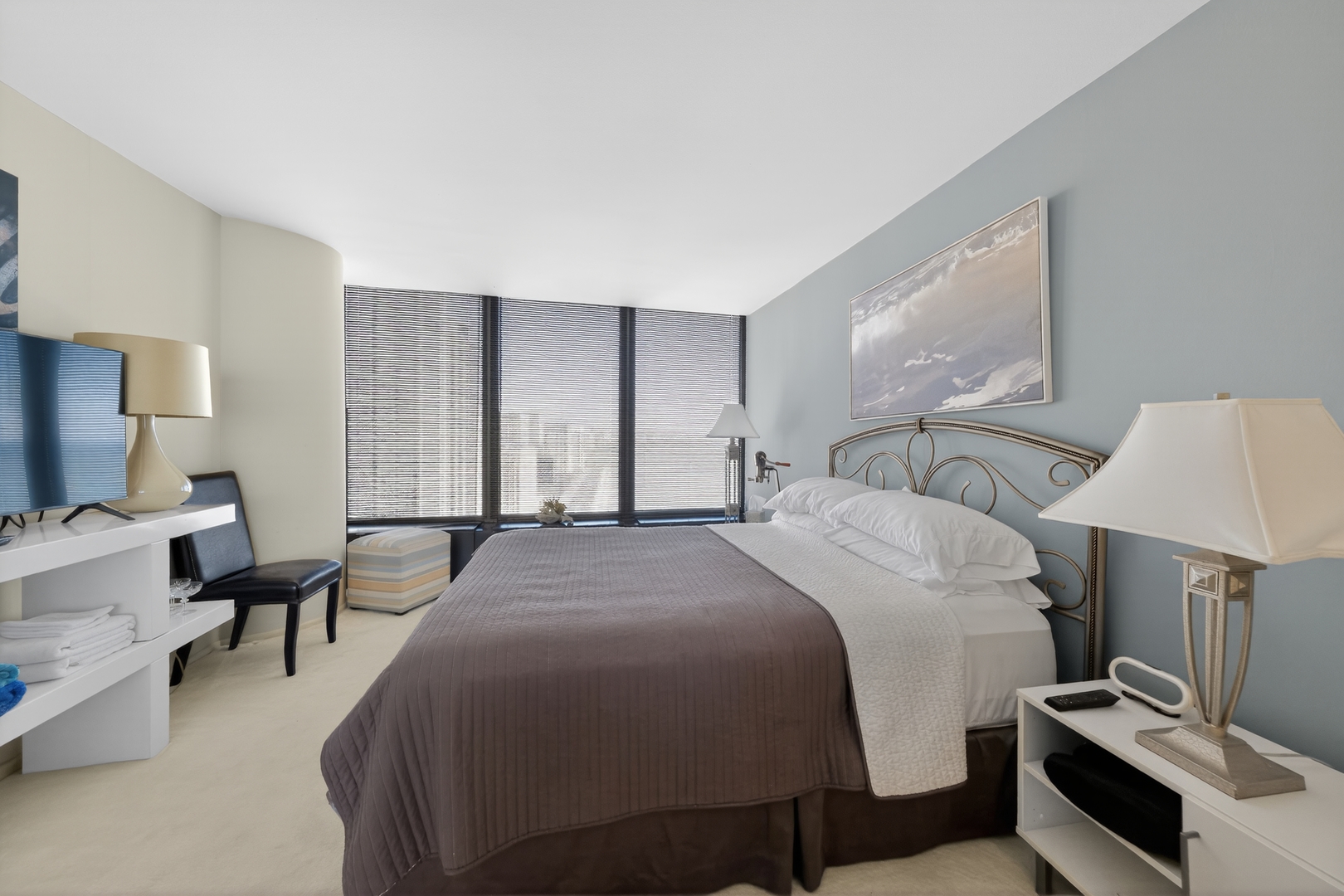 505 N Lake Shore Drive Unit: 2711