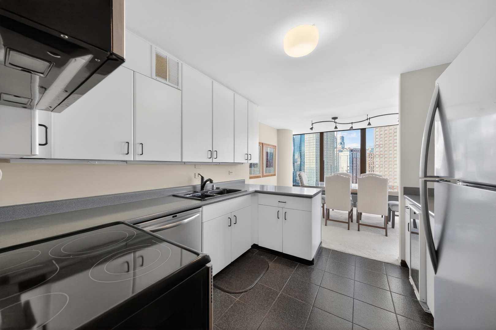 505 N Lake Shore Drive Unit: 2711