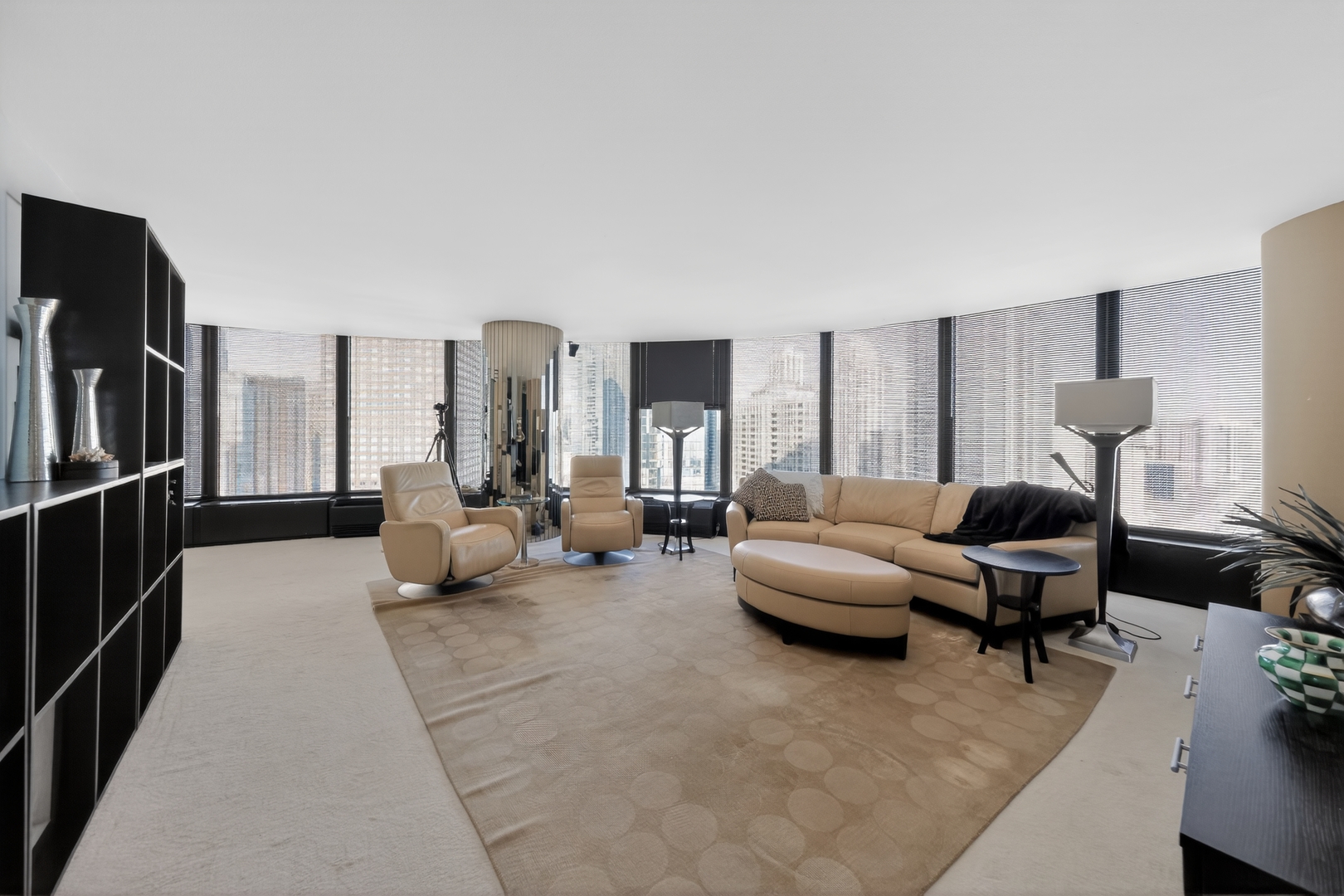 505 N Lake Shore Drive Unit: 2711