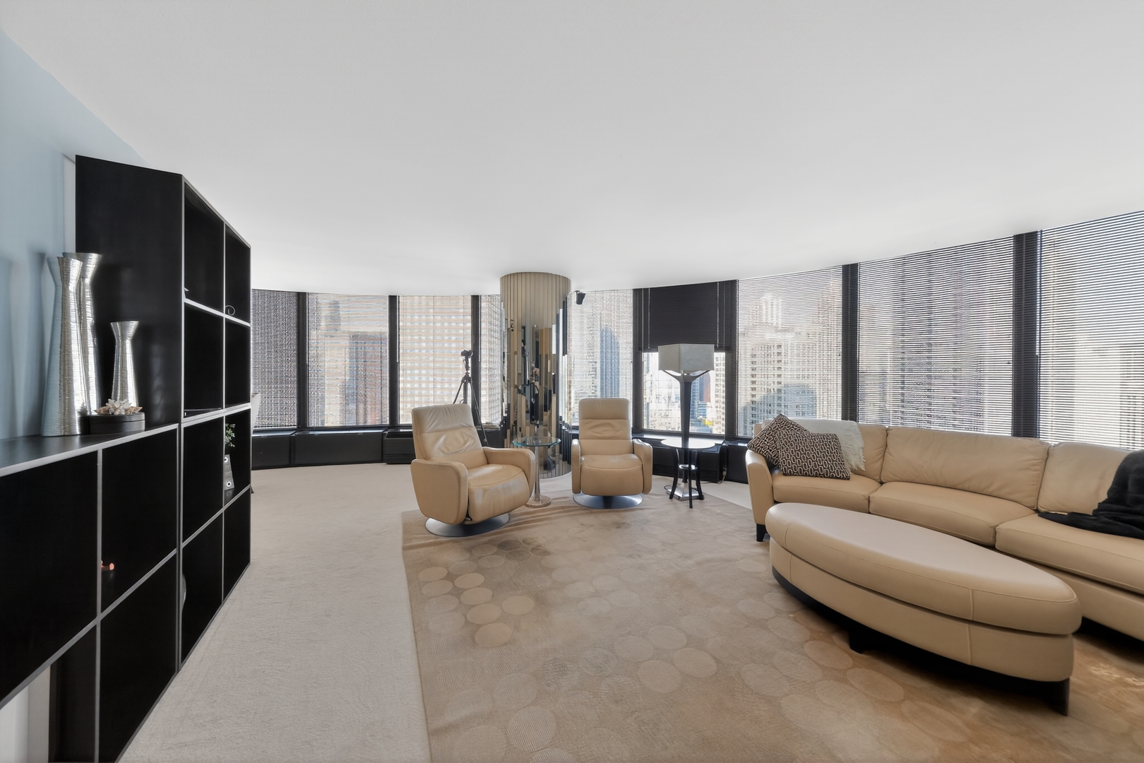 505 N Lake Shore Drive Unit: 2711